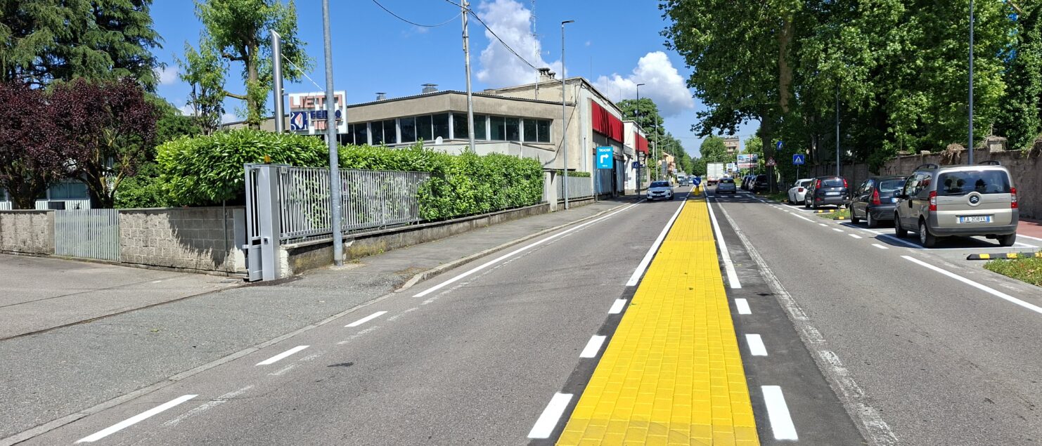 stampa e resinatura asfalto di colore giallo presso Saronno