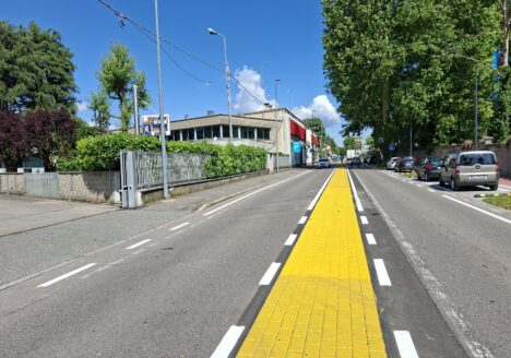 stampa e resinatura asfalto di colore giallo presso Saronno